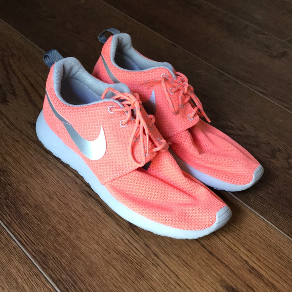 Peach Nike Roshes